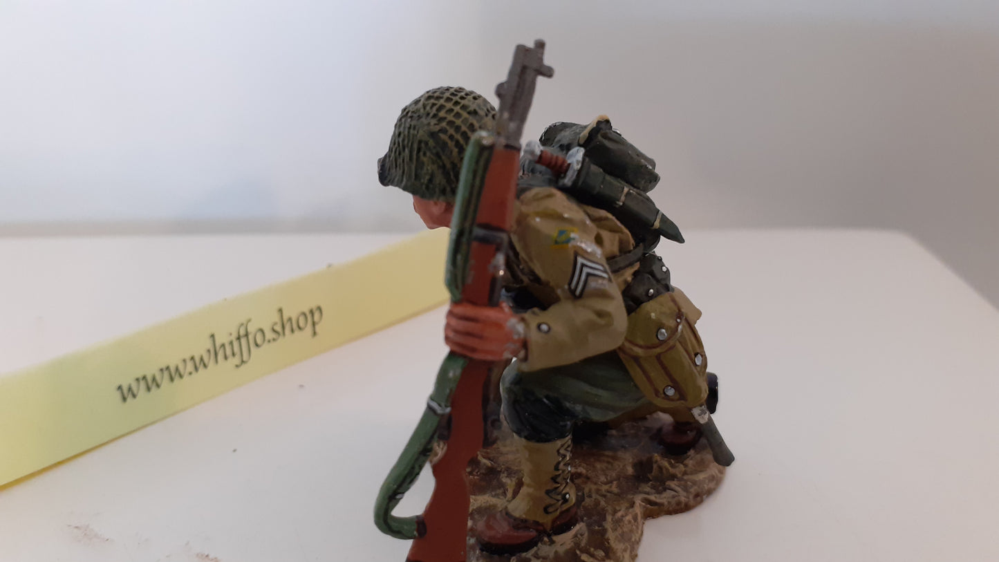 King and country Ww2 Dd Us army Crouching  D-day  no box 1:30  W15