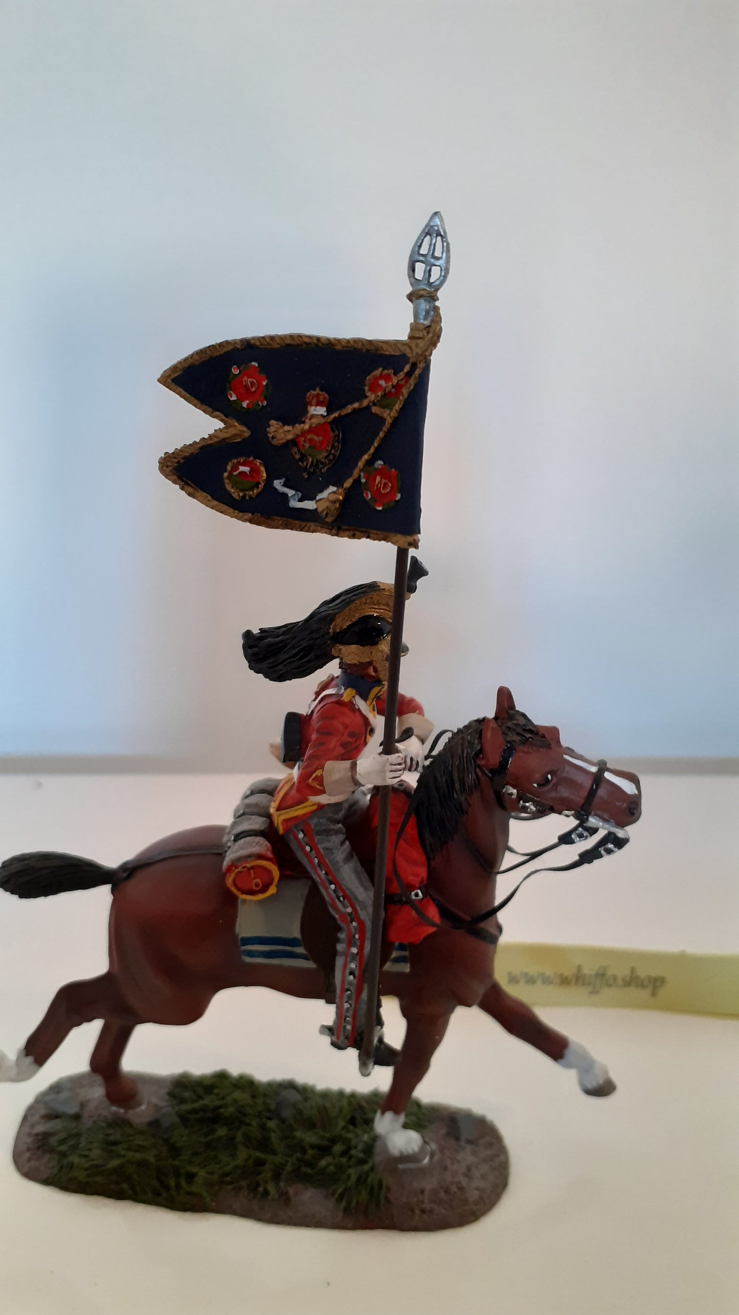 Britains 36066 Napoleonic Waterloo 1st Royal Dragoons Guidon Bearer boxed S8