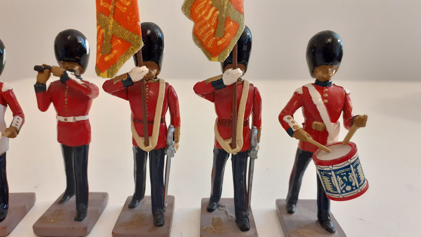 Britains Ceremonial Grenadier Guards Grey Bases Buckingham Palace 1:32metal S120