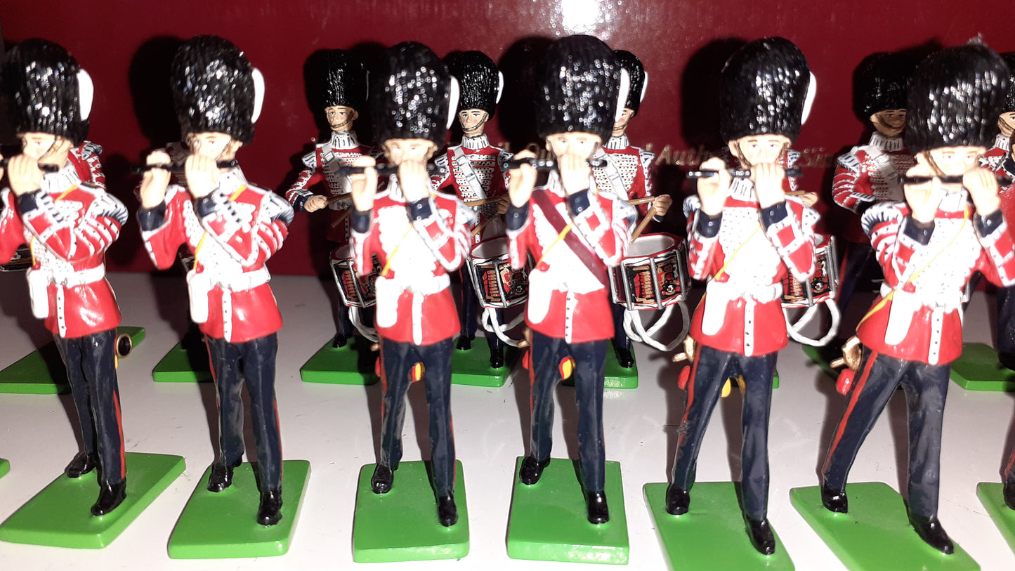 Britains 41175 2006 Grenadier Guards Drum Fife Band 17 Pieces 1:32 metal boxd for sale S7