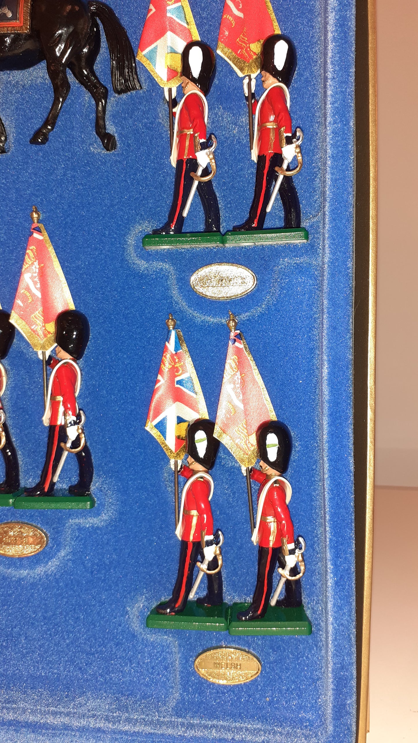BRITAINS 5801 Trooping Colour Guards Queen Elizabeth Ltd Edition 1987 1:32 S745
