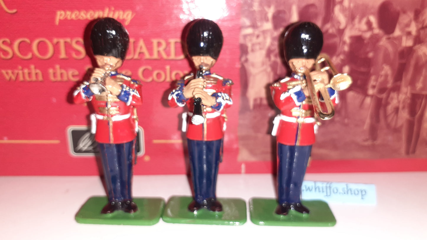 Britains 40201 Queen Victoria Scots Guards Brass band  1:32 metal boxd Cornet for sale S8