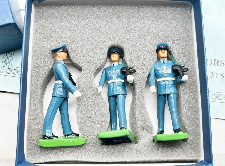 Britains limited edition Colour Squadron RAF Regiment  1997  1:32