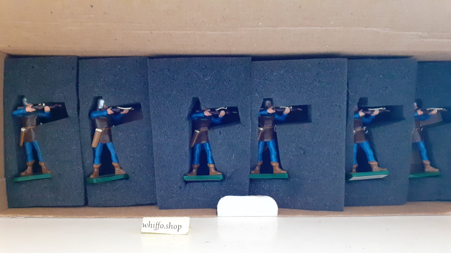 BRITAINS 40236 Knights Of Agincourt french crossbow archers 2003 1:32  s8b30