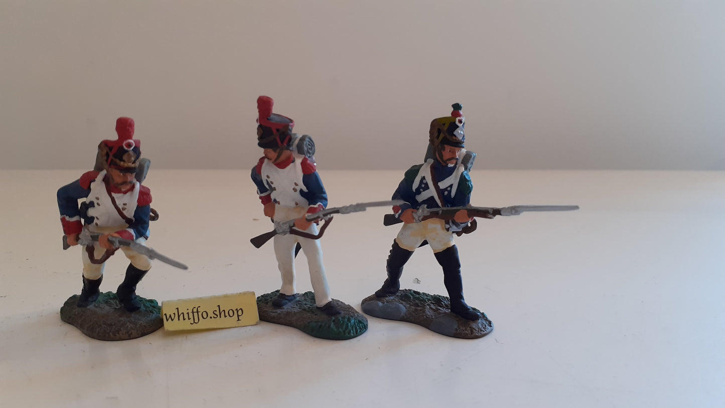 britains 00152  napoleonic hougoumont Waterloo french advancing 1999 box s738