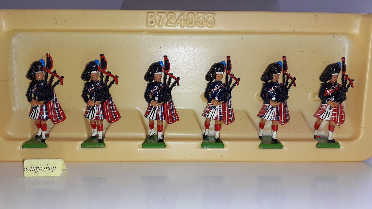 Britains deetail 7241 Scots Guards Pipers ceremonial band bagpipes  1980s 1:32