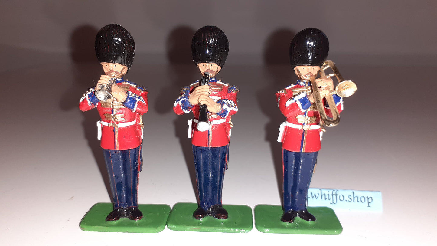 Britains 40201 Queen Victoria Scots Guards Brass band  1:32 metal boxd Cornet for sale S8