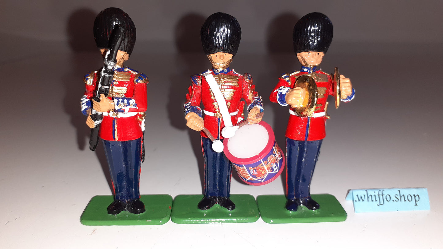 Britains 00291 Queen Victoria Scots Guards B band  1:32 metal boxd Bassoon S8 for sale