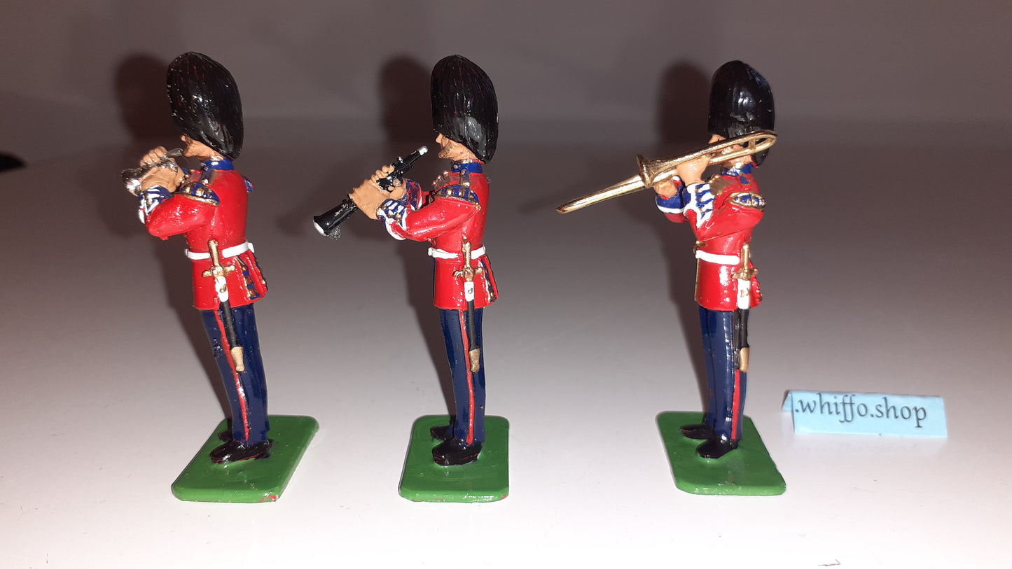 Britains 40201 Queen Victoria Scots Guards Brass band  1:32 metal boxd Cornet for sale S8