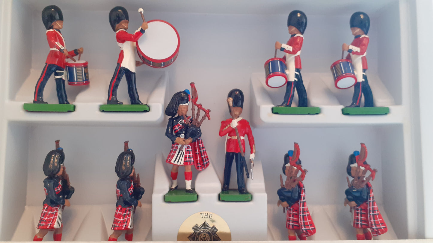 Britains 5305 scots guards band 1991 pipers ceremonial boxed s725