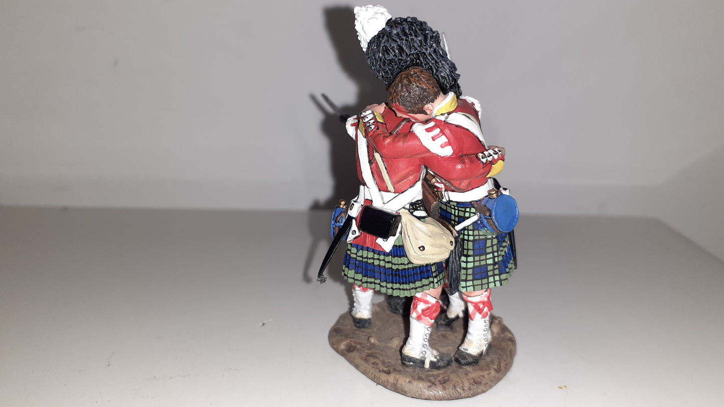 King and country crimean war crw021 93rd  Highlanders Helping A Friend Boxed s4