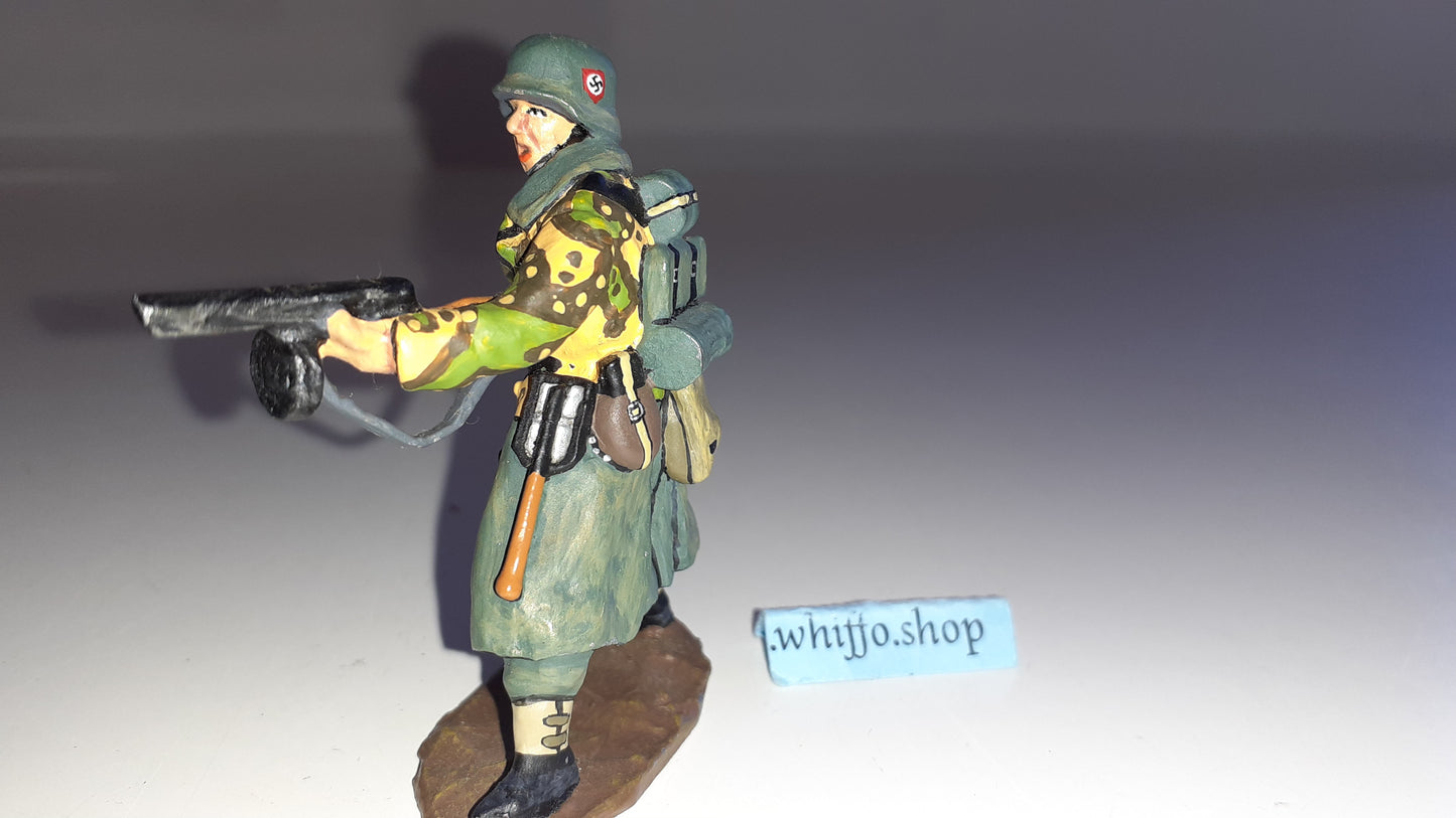 King and country Ww2 Ws17  German Missing Stick Gren.1945 1999 no box 1:30 W1211