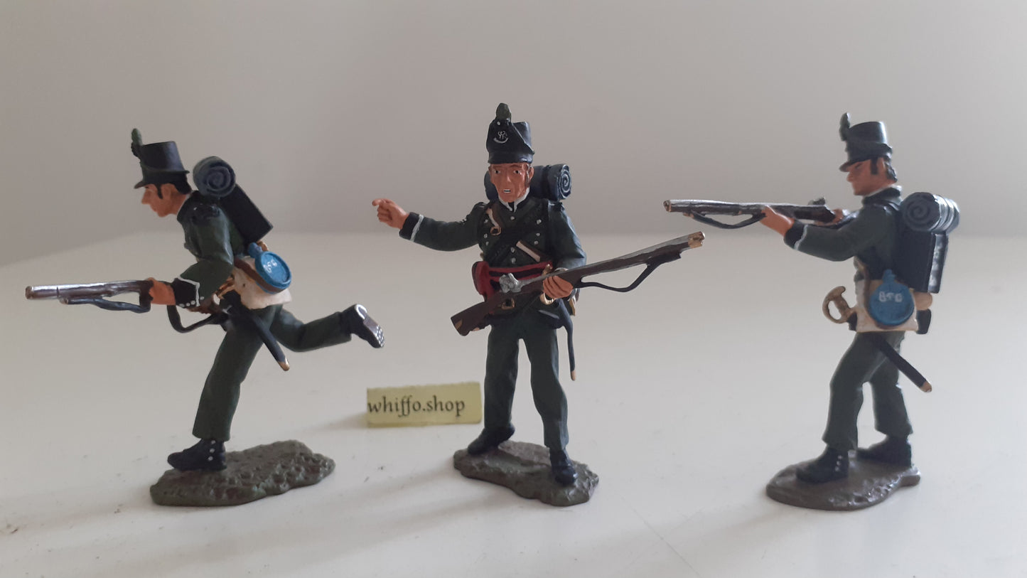 Britains 95th foot rifles Napoleonic waterloo  1:32 boxed s439
