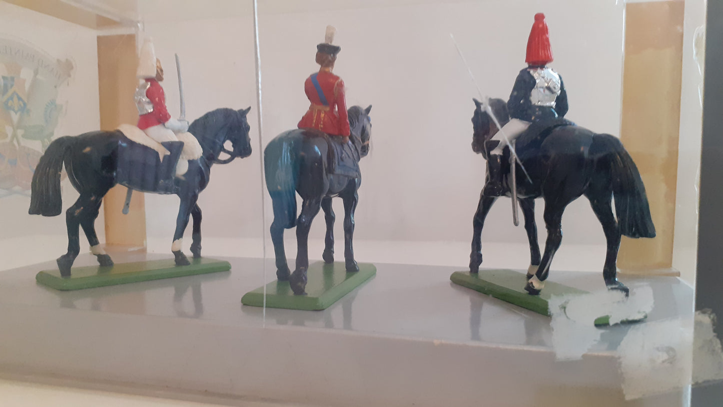 Britains ceremonial Queen Elizabeth Household Cavalry 1989 perspex box 1:32 S112