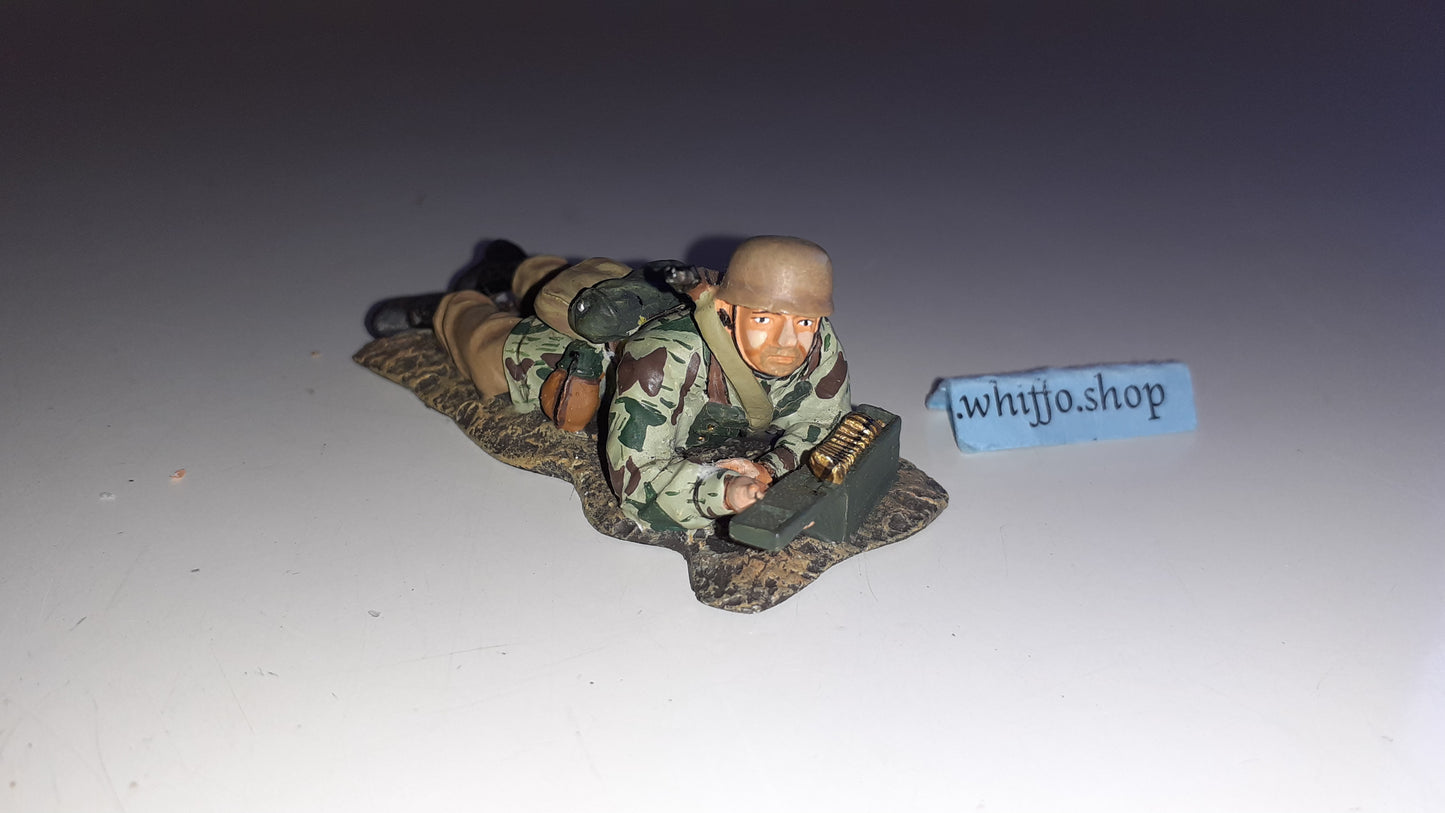 King and country Ww2  German fallschirmjager paras 1945  no box 1:30 W1211