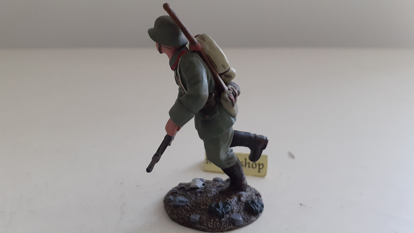 Britains 23058 ww1 german infantry running 1916 1:32 2014 boxed B627