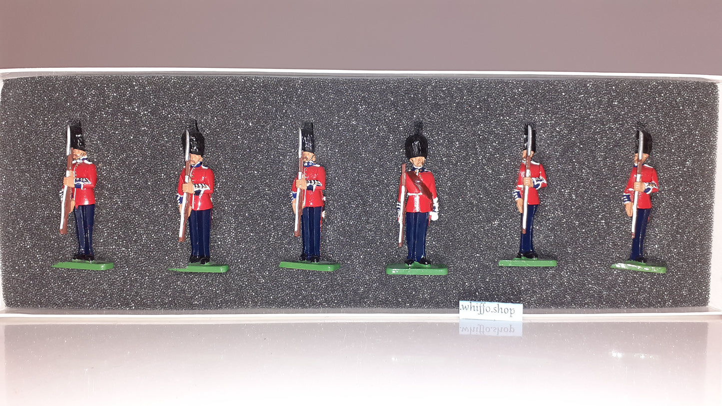 Britains 00294 Queen Victoria Scots Guards 1:32 metal boxed Set A S8