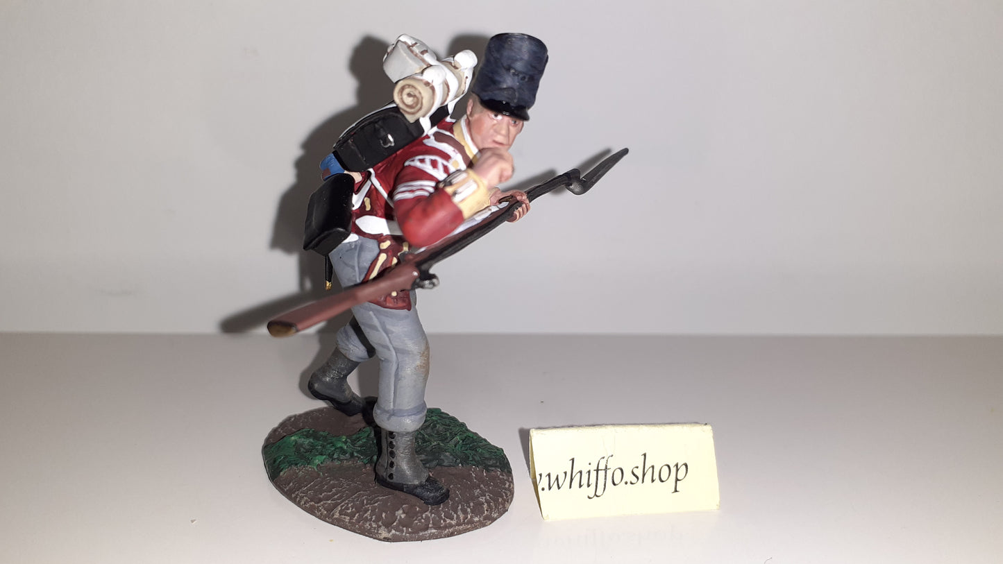 Britains 36124 44th Foot Blowing Whistle Napoleonic Nco Fig boxed 1:32 B10