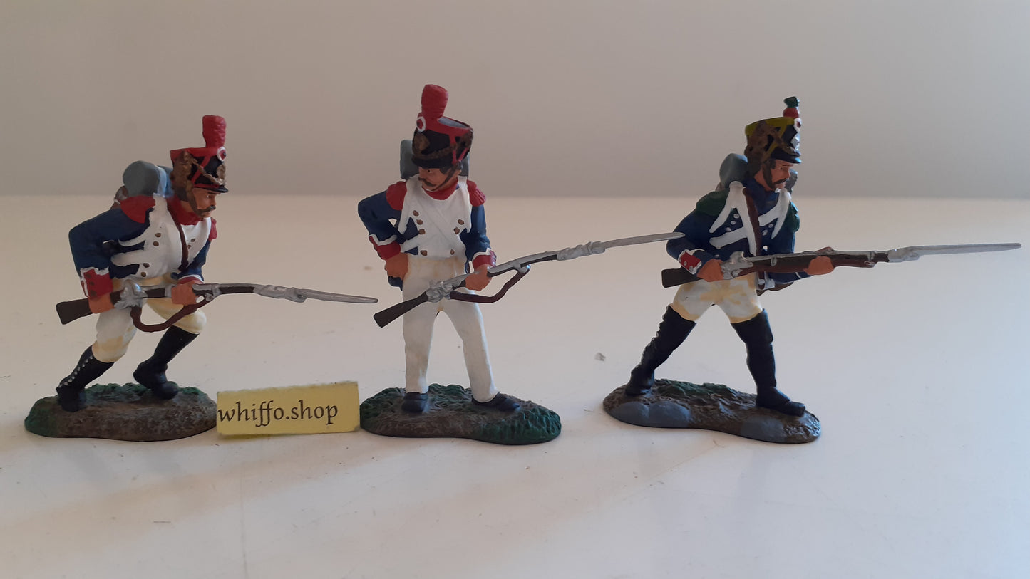 britains 00152  napoleonic hougoumont Waterloo french advancing 1999 box s738