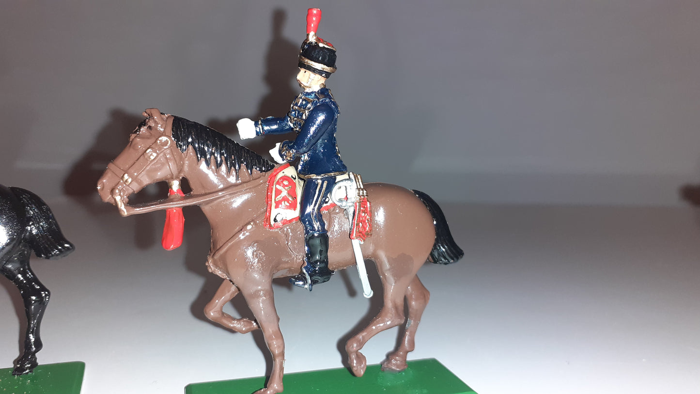 Britains 00318 Hamleys Hussars 14th 15th 20th 21st 3 Figs metal No Box 2000 S7