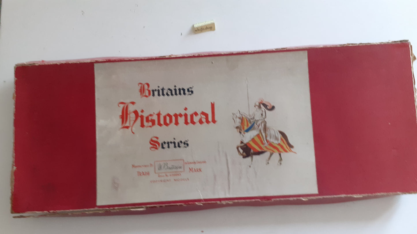 Britains 1475 coronation coach Beefeaters coxhmen outrider boxed 1:32 1952 wdb60