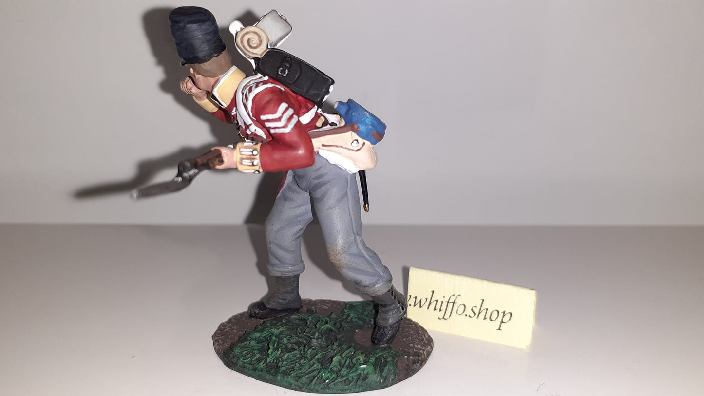 Britains 36124 44th Foot Blowing Whistle Napoleonic Nco Fig boxed 1:32 B10