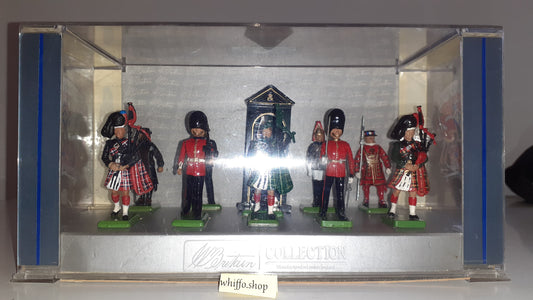 BRITAINS 8007 All The Queens Men Pipers Beefeaters Boxed Guards 1989 1:32 S125