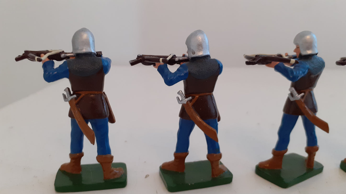 BRITAINS 40236 Knights Of Agincourt french crossbow archers 2003 1:32  s8b30