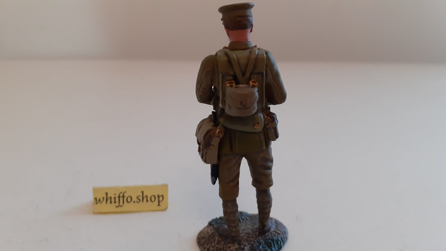 Britains 23068 ww1 british infantry Souvenir german helmet b617
