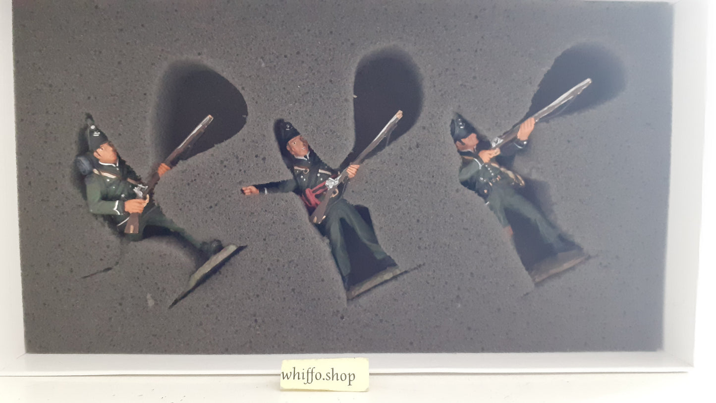 Britains 95th foot rifles Napoleonic waterloo  1:32 boxed s439