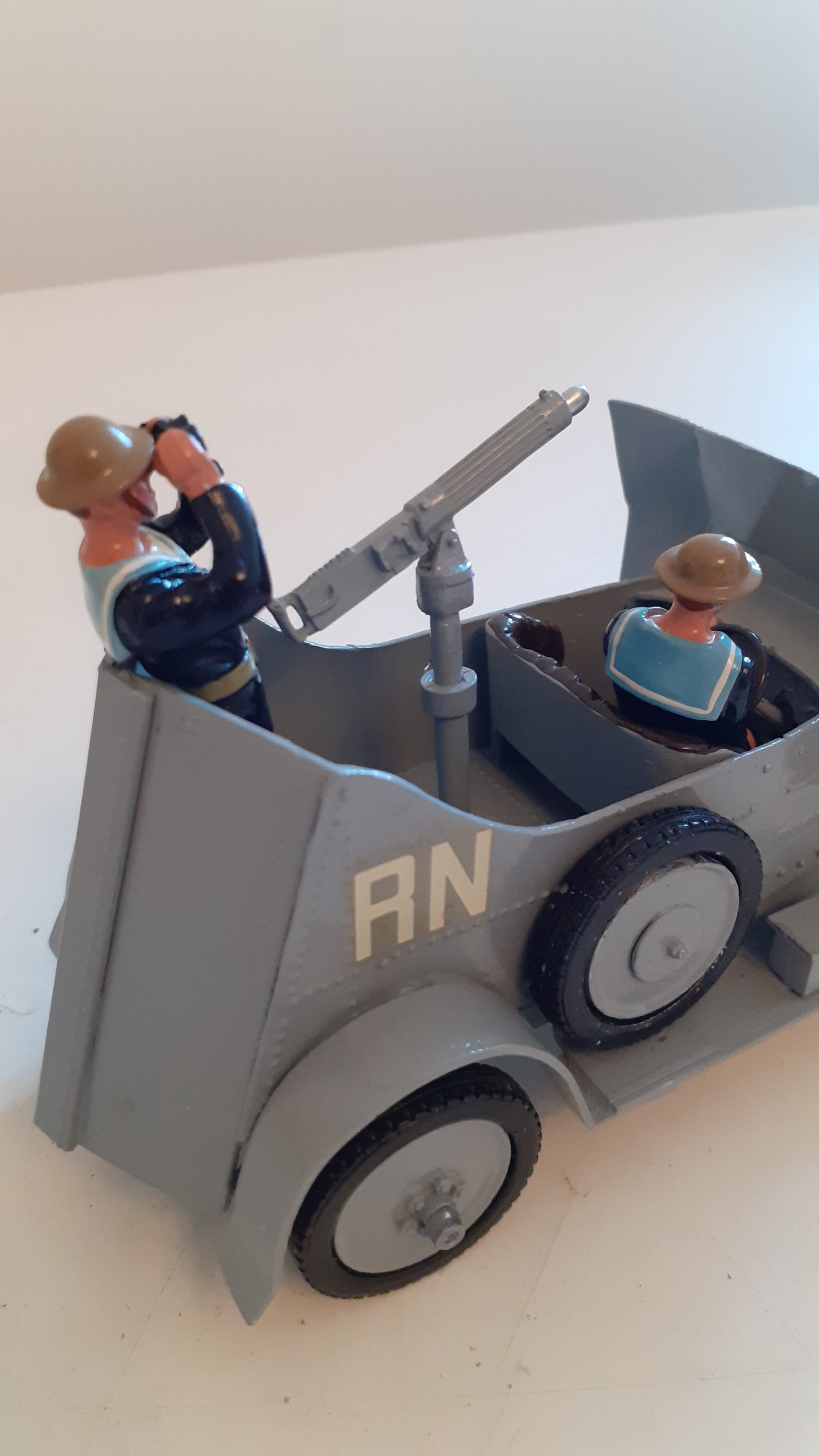 Britains 8925 royal navy armoured car vickers and crew ww1 1993 s435