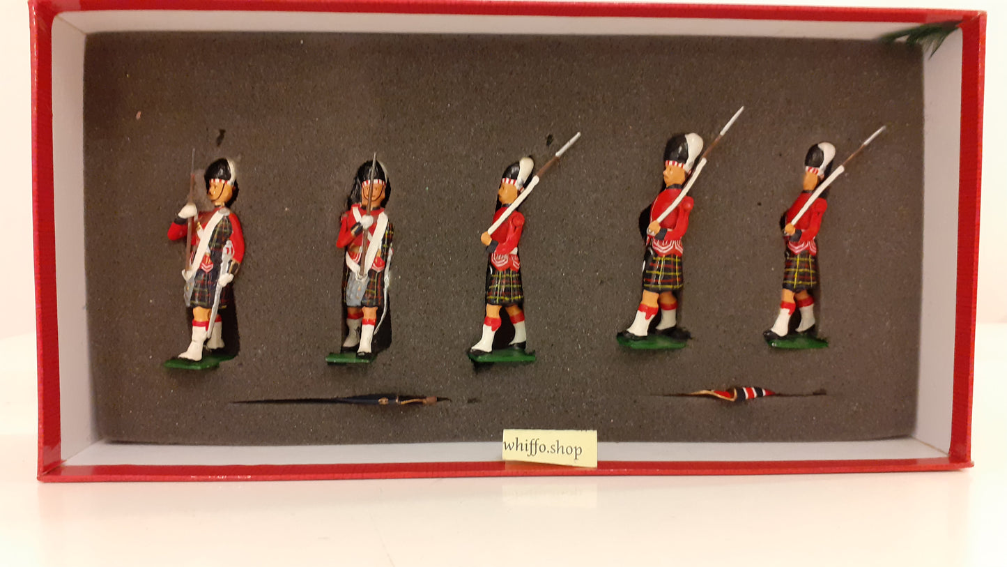 Britains 40189 Cameron Highlanders 2001 boxed 1:32 S423