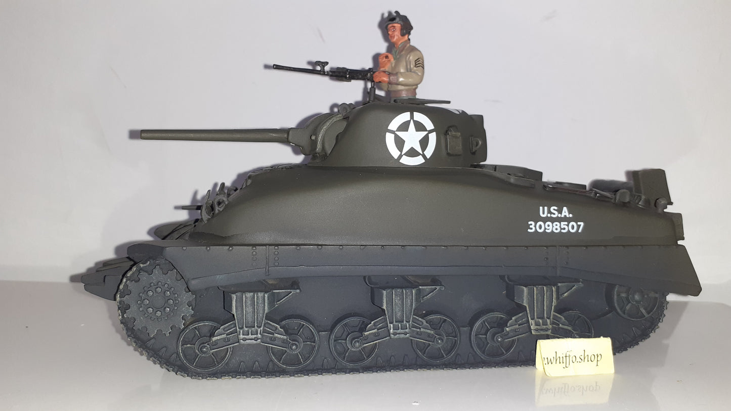Britains 17496 17496a ww2 Sherman M4a1 tank  boxed 1:32 2003 S1 fury