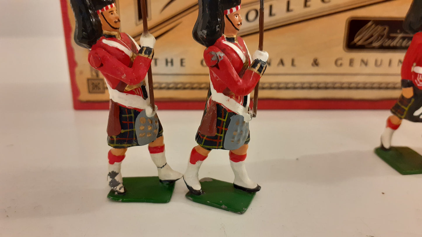 Britains 40189 Cameron Highlanders 2001 boxed 1:32 S423