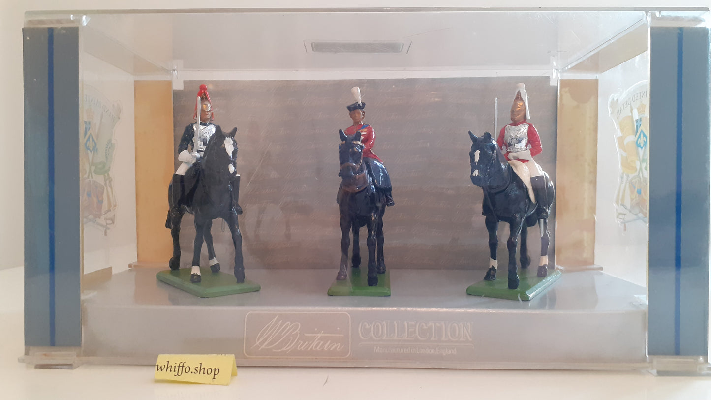 Britains ceremonial Queen Elizabeth Household Cavalry 1989 perspex box 1:32 S112