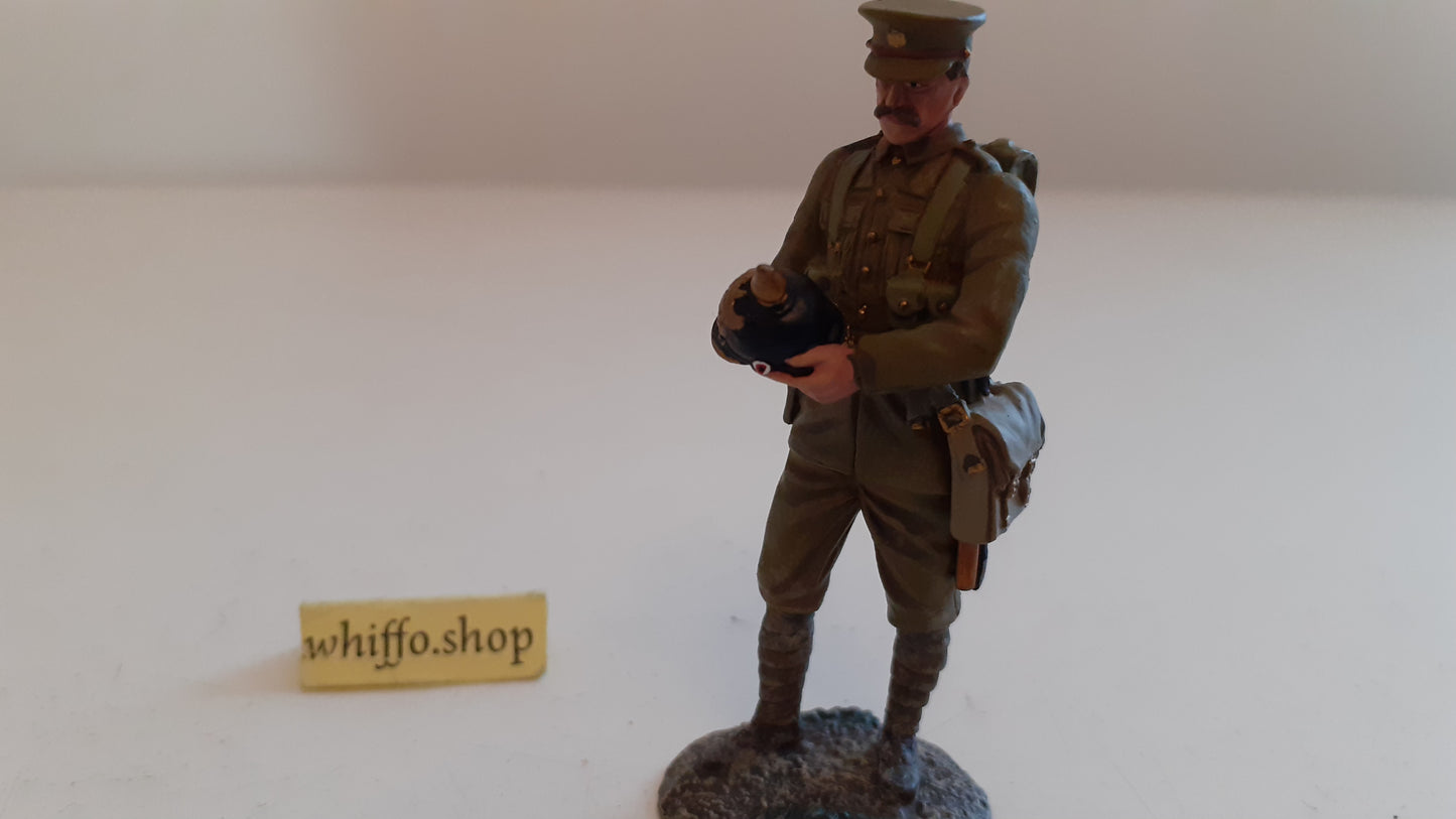 Britains 23068 ww1 british infantry Souvenir german helmet b617