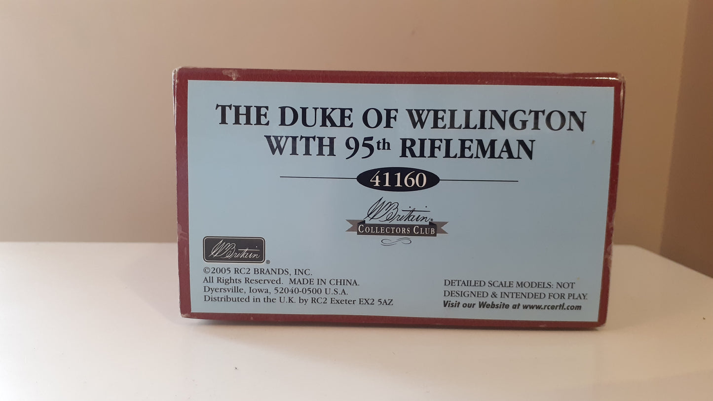 Britains 41160 duke of wellington and 95th rifleman