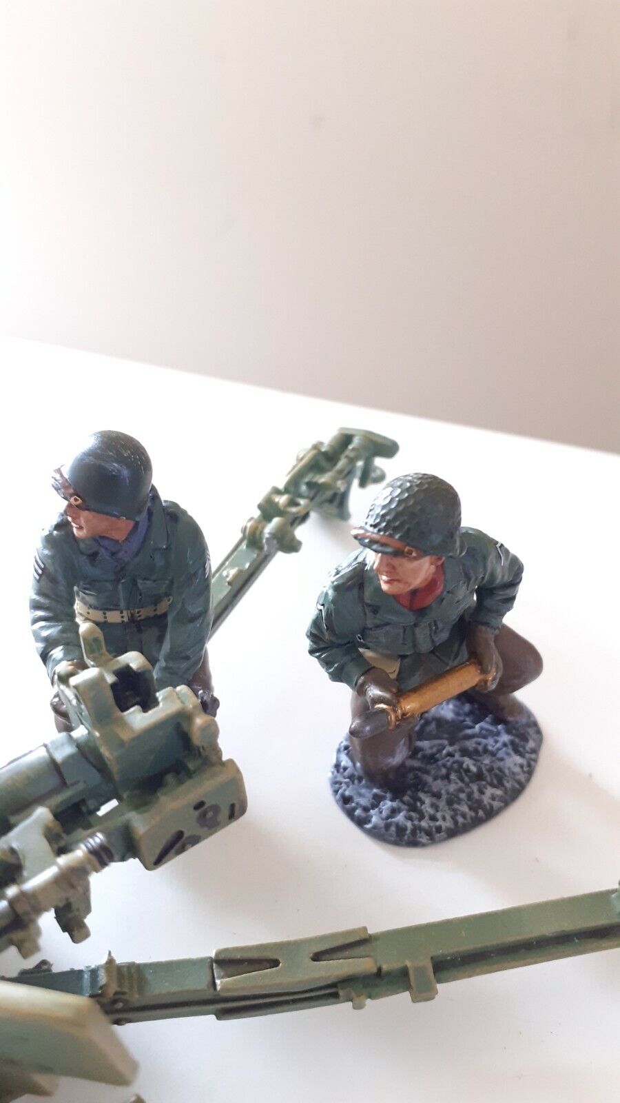 King and country ww2 us anti tank gun 2 crew bba083 bulge bastogne winter 1:30