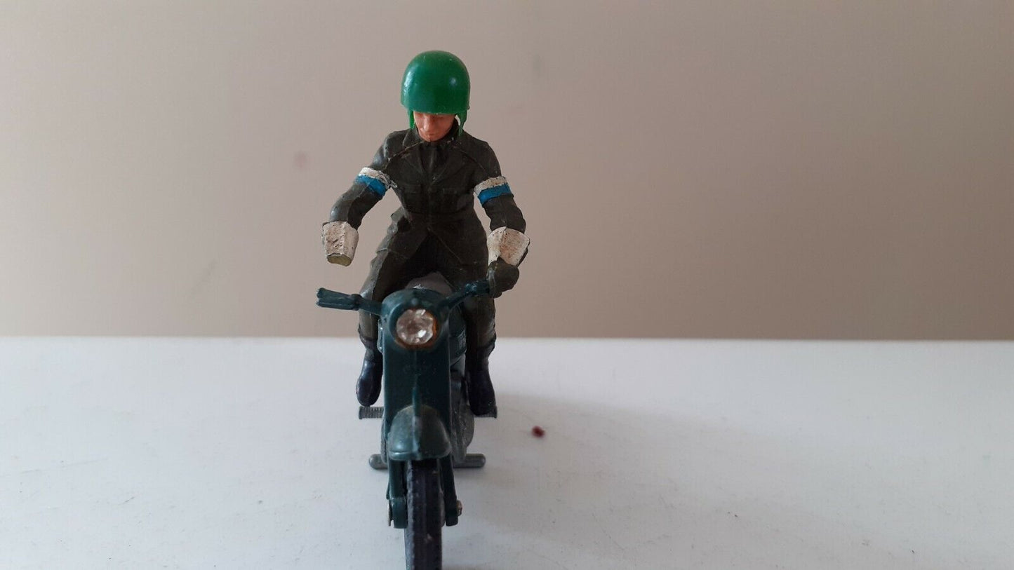 Britains deetail ww2 British dispatch rider 1:32 metal bike plastic figures