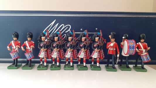 Britains 00092 deetail ceremonial band bagpipes scots guards 2001 1:32
