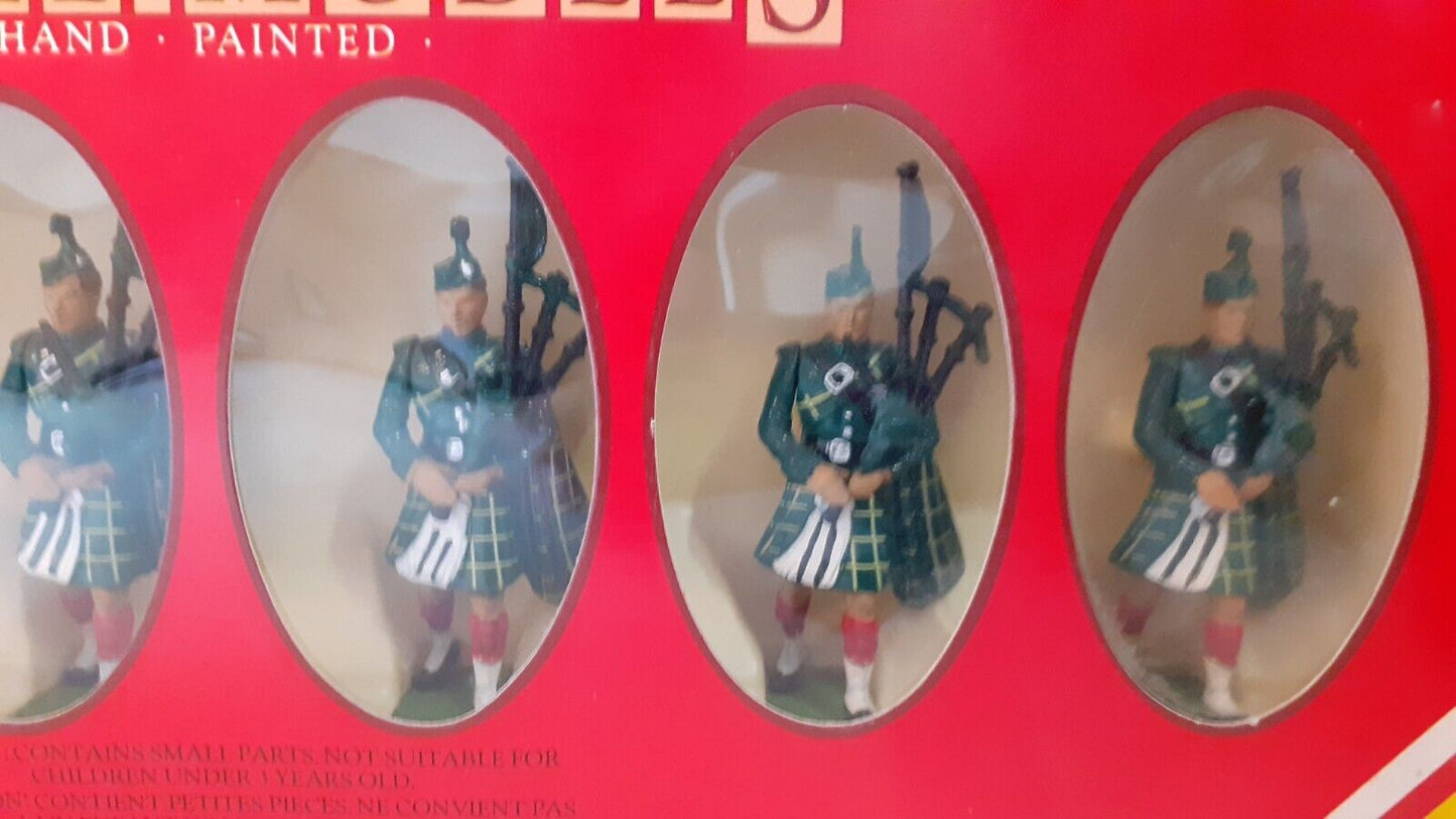 Britains ceremonial 7242 Gordon highlanders pipers  boxed 1:32  1980s