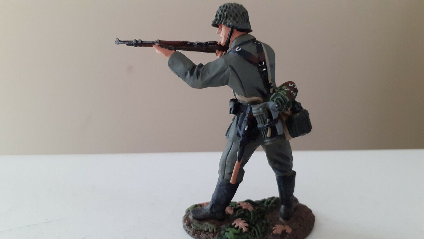 Britains ww2 17905 german infantry metal boxed b7