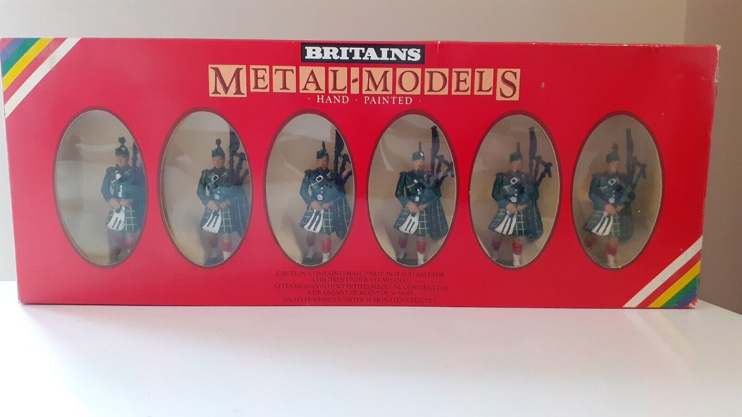 Britains ceremonial 7242 Gordon highlanders pipers  boxed 1:32  1980s