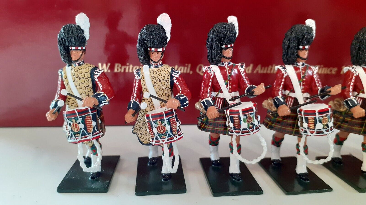 Britains limited edition pipes drums cameron highlanders 79th 2008 48004  boxed