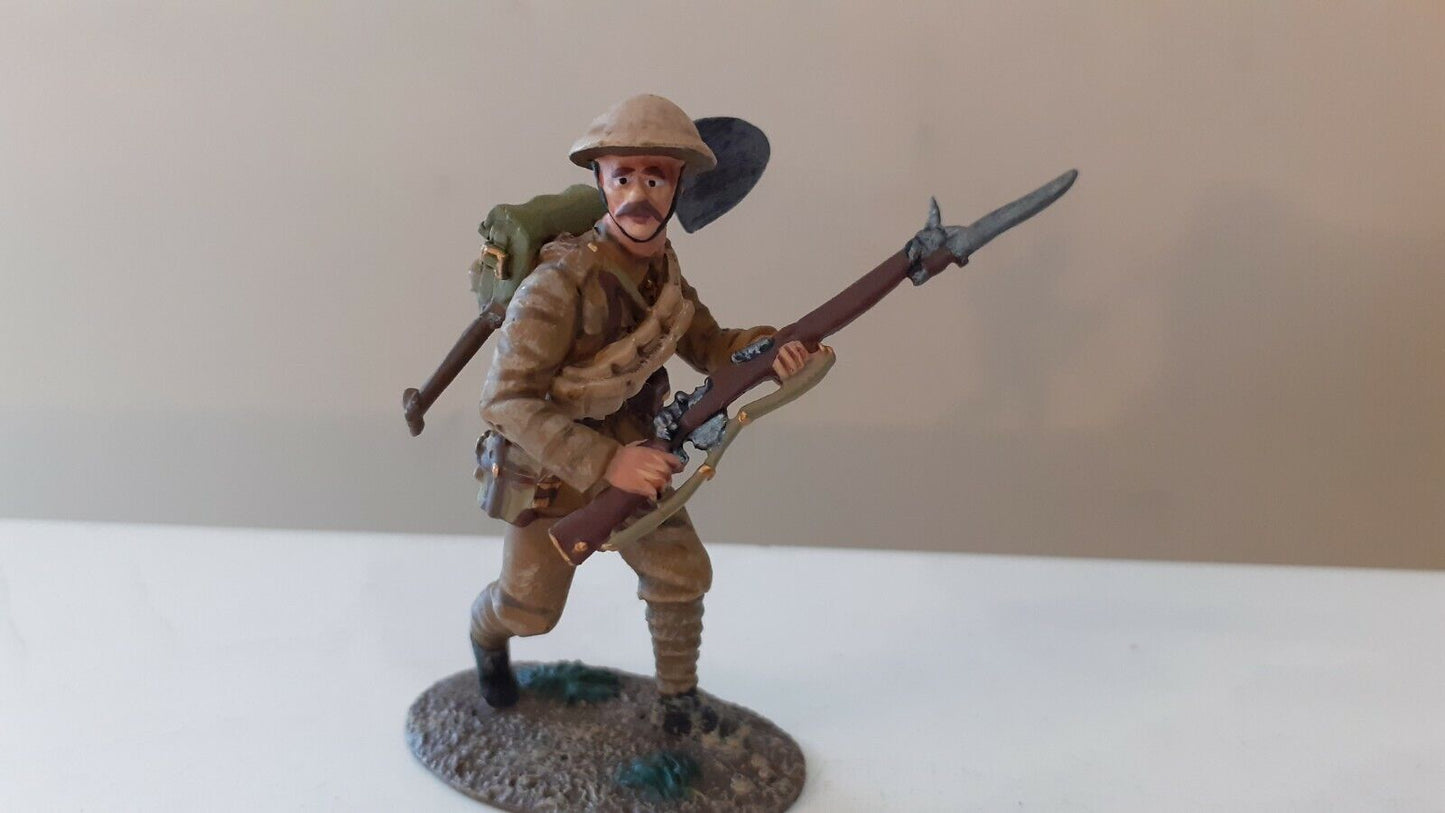 Britains ww1 23030 british infantry advancing metal boxed b8