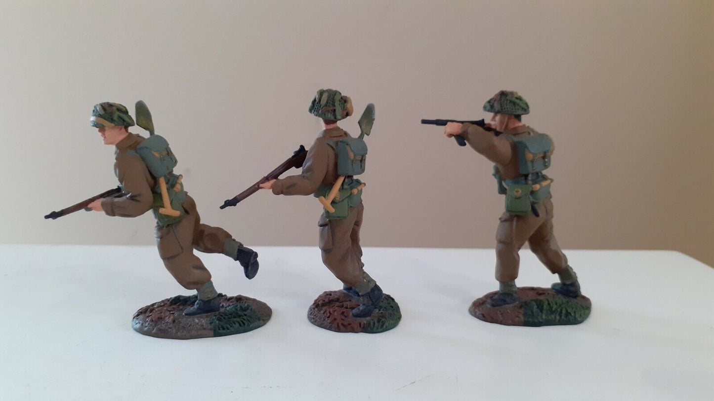 Britains ww2 17713 British infantry advancing metal boxed 2007 1:32