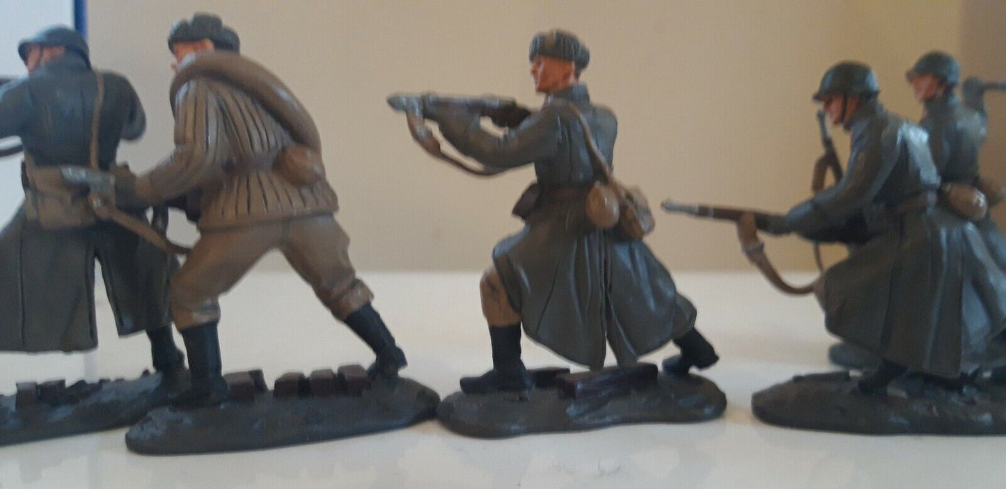 Britains ww2 stalingrad Russian rifle squad boxed 17603