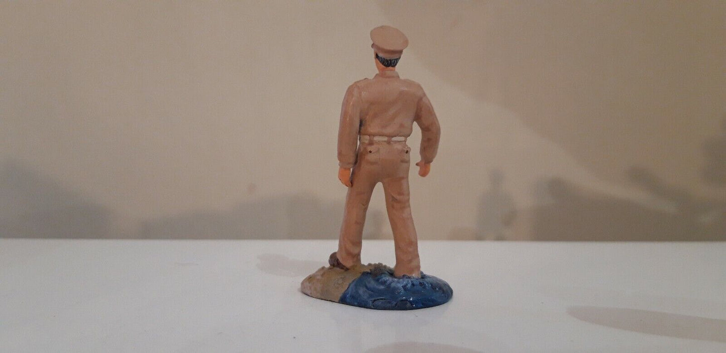 Britains ww2 ww1  00286 general Douglas MacArthur metal 1:32  d-day