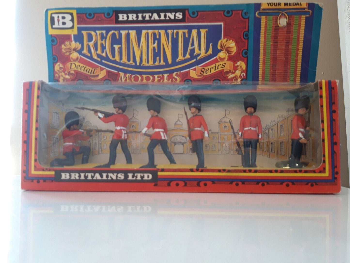 Britains deetail scots guards rare box 1970s 1:32