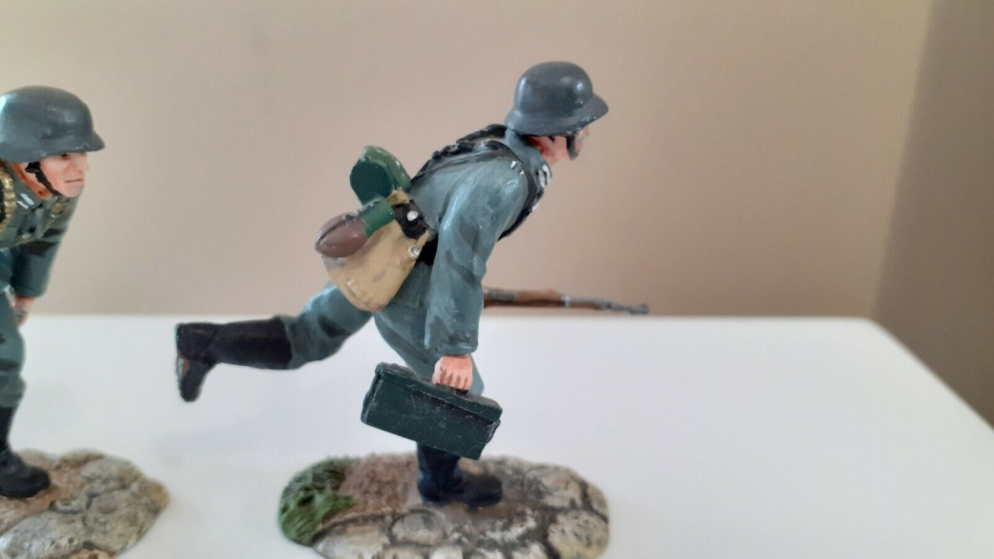 Britains conte ww2 wwii-007 German infantry frontal attack d-day boxed 1:32